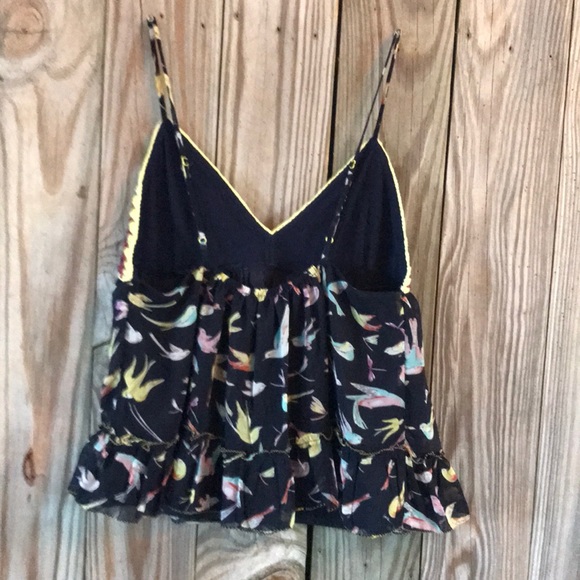 🦋Chelsea & Violet sleeveless crochet bird print - Picture 6 of 8